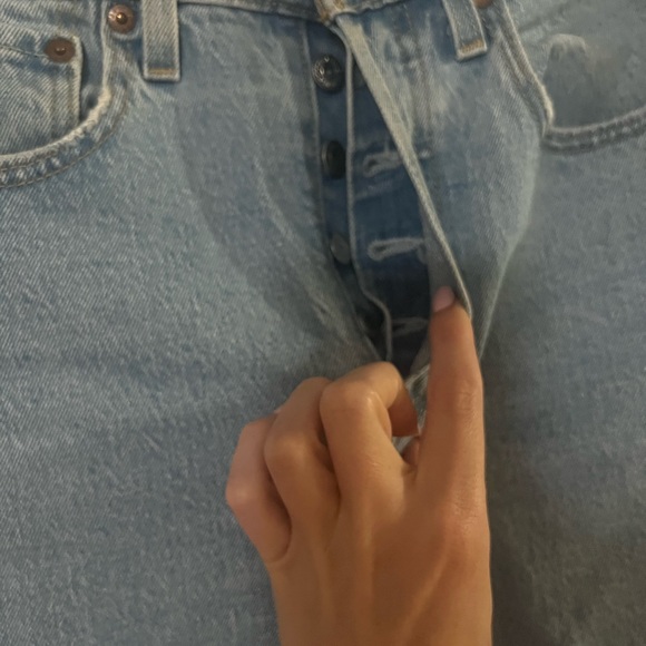 LEVI’s 501 Skinny Filforme, Light Wash, Size 27 - Picture 5 of 5